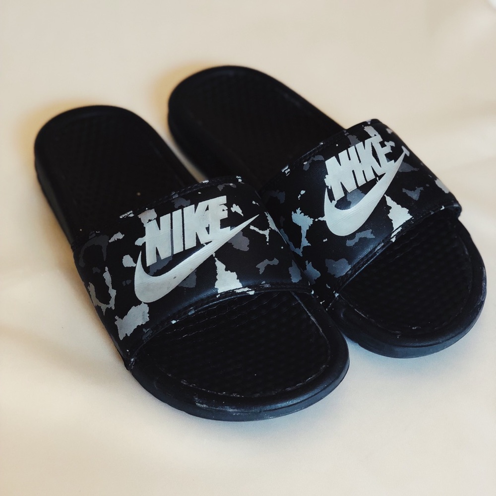 Black Nike BENASSI Camouflage Slides